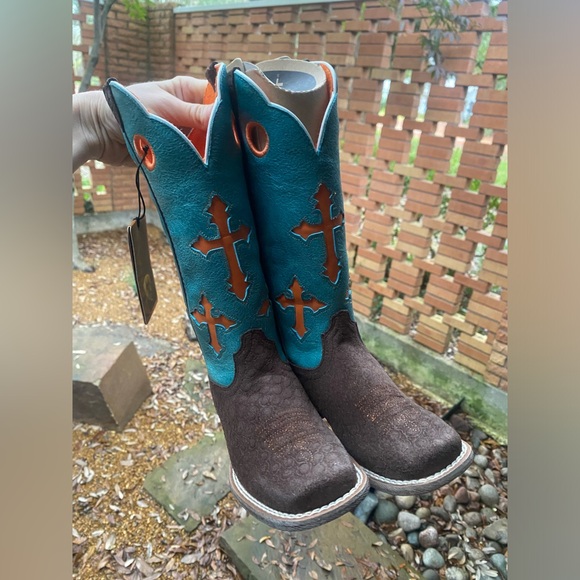 Kids Ariat Boots size 9 - Picture 2 of 7